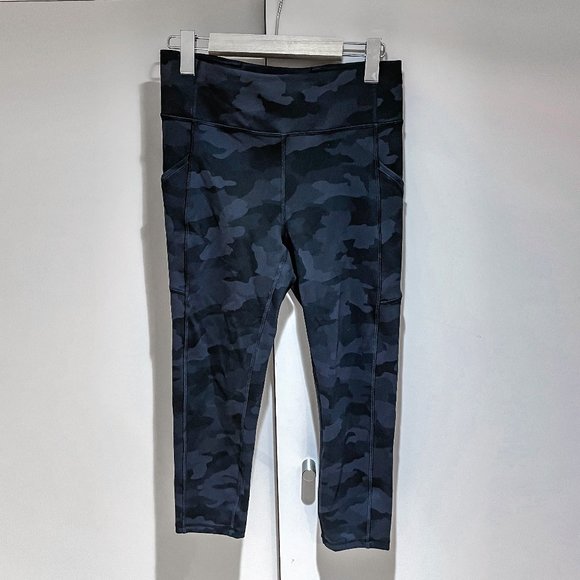 LULULEMON *NWOT* Invigorate Legging 23" - Size 8 - Picture 1 of 5